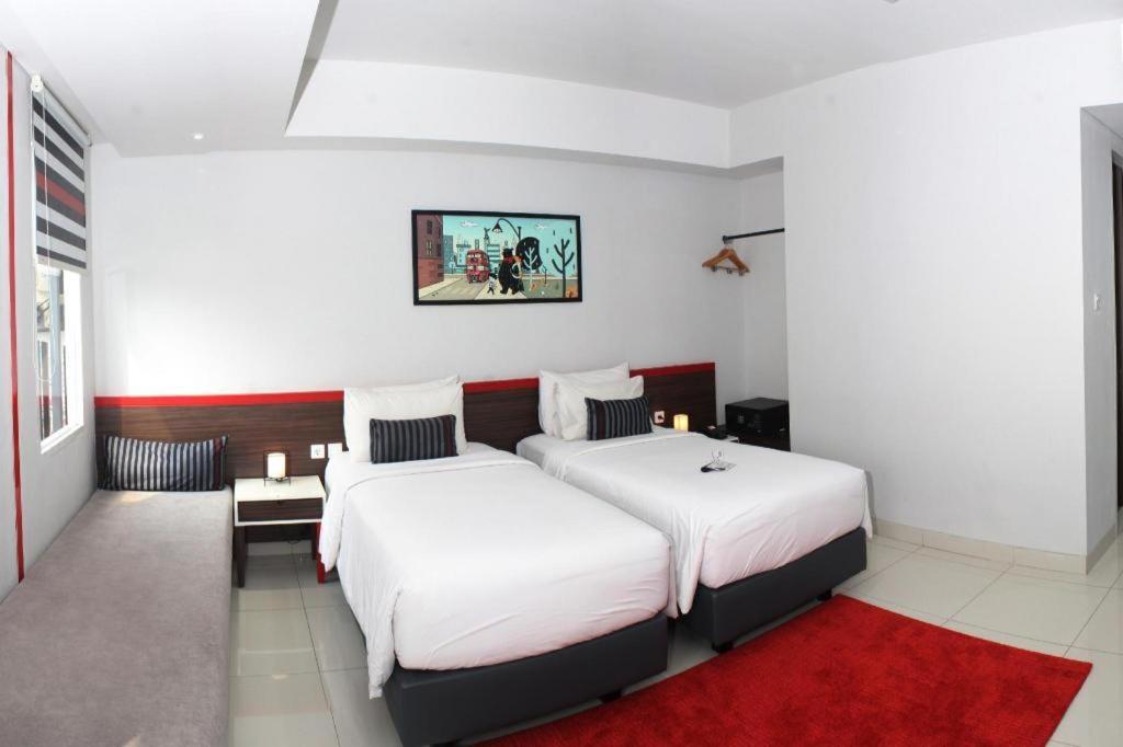 Hi Hotel Senen Jakarta Buitenkant foto
