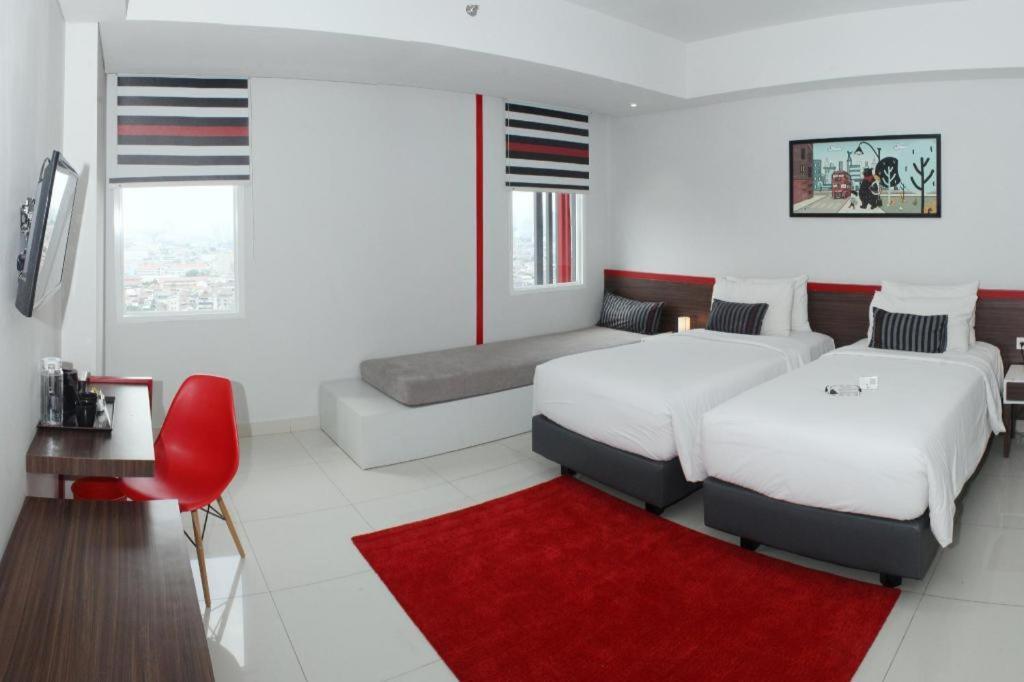 Hi Hotel Senen Jakarta Buitenkant foto