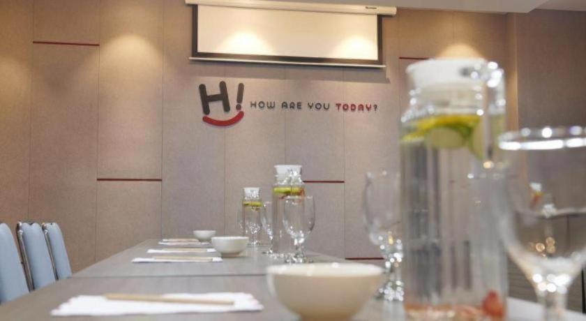 Hi Hotel Senen Jakarta Buitenkant foto