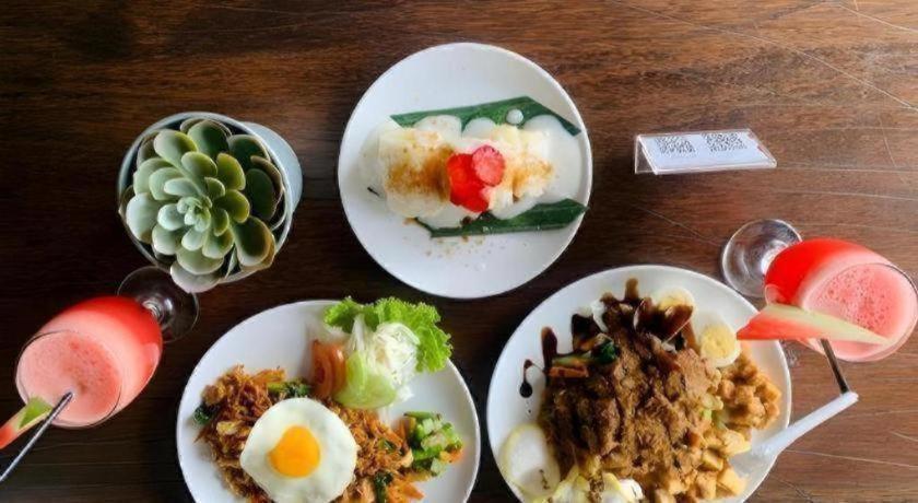 Hi Hotel Senen Jakarta Buitenkant foto
