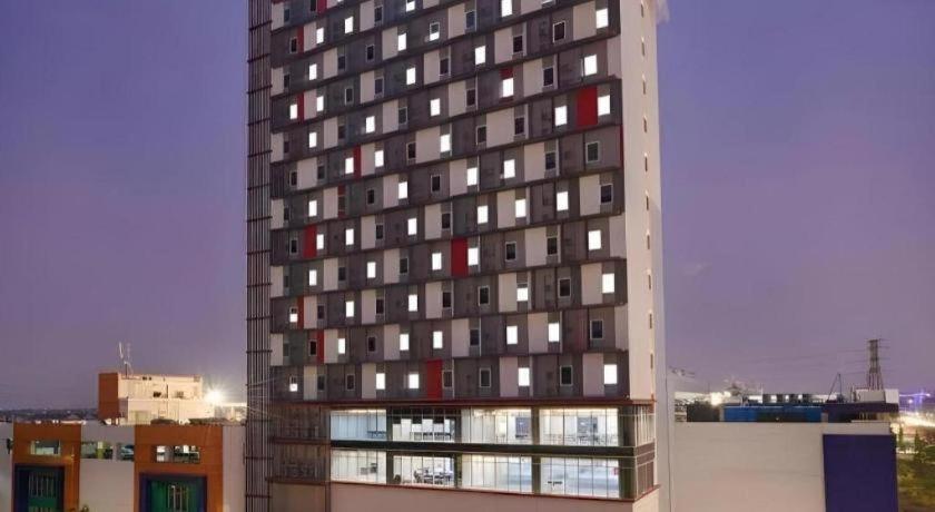 Hi Hotel Senen Jakarta Buitenkant foto